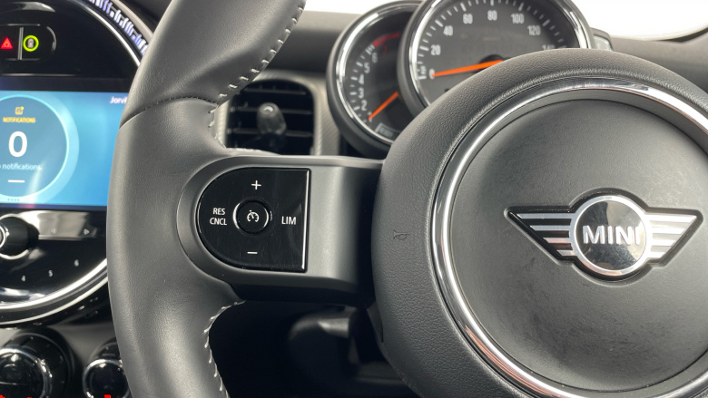 MINI Hatchback 1.5 Cooper Exclusive 5dr Auto [Comfort Pack] Petrol Hatchback